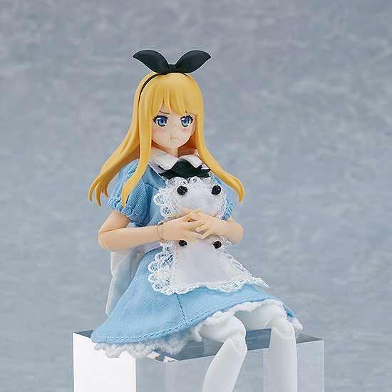 figma 598 Female Body (Alice) with Dress + Apron Outfit