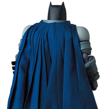 MAFEX Armored Batman (The Dark Knight Returns)